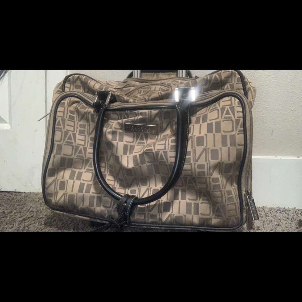Suitcase - Picture 3 of 6